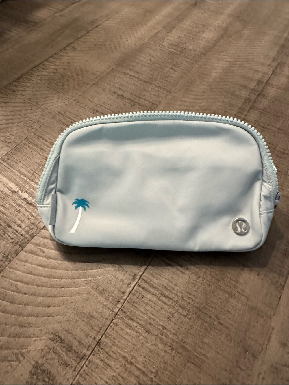 Lululemon PGA Tournament Crossbody NWT in Mint w/Palm Tree.